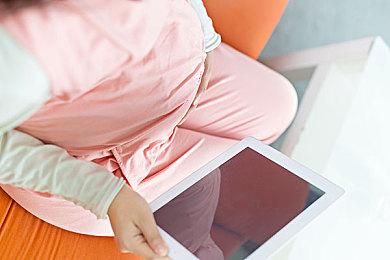 《生化危机：欢迎来到浣熊市》预告与游戏对比 还原度较高